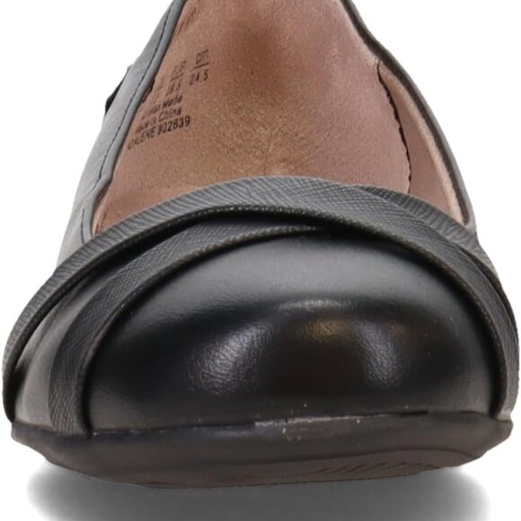 Women's Adalene Ballet Flat - Picture 4 of 8